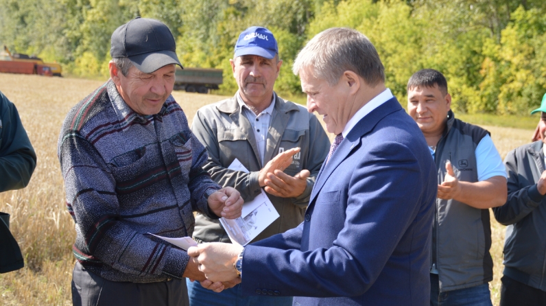 Салихов зявдат миргазямович. Салихов Зявдат. Салихов Джаудат МИРГАЗЯМОВИЧ. Салихов Зявдат МИРГАЗЯМОВИЧ начальник.